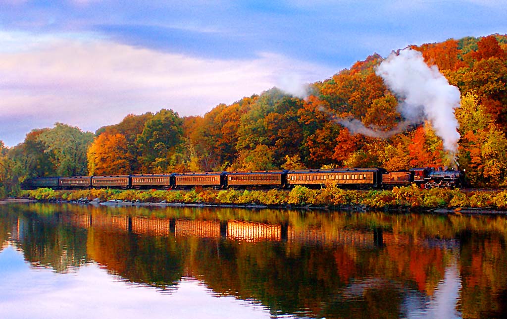 Connecticut River Valley mit dem Essex River Steam Train (c) Jody Dole
