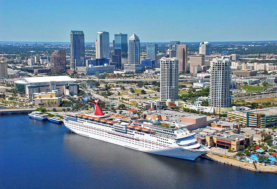 Carnival Cruise Channelside/ (c) Visit Tampa Bay