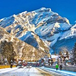 Banff Avenue Winter (c) BANFF & LAKE LOUISE TOURISM Paul Zizka