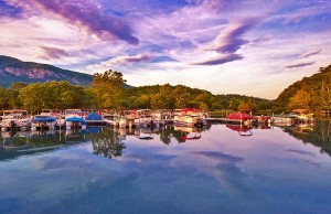 Auf den Spuren von Bryson, Frazier, Sparks & Co Lake Lure NC (c) Bill Russ VisitNC
