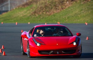 Connecticut lockt mit aufregenden Outdoorabenteuern Ferrari Thompson-Speedway (c) Thompson-Speedway