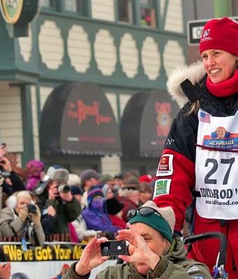 Iditarod – das härteste Schlittenhunderennen der Welt Iditarod / Aliy Zirkle (c) Visit Anchorage PR