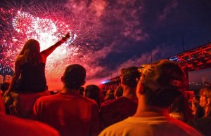 Countdown zur 150-Jahr-Feier der Unabhängigkeit Kanadas Feier / Feuerwerk (c) CTC