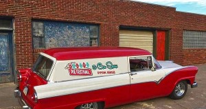 Kansas: Süße Torten und flotte Flitzer Kansas Pie Festival & Car Show (c) DENISE NEIL;