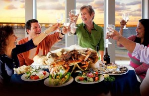 Austern ernten und genießen im Lynnhaven River, Virginia Beach Oysters Seafood (c) Virginia Beach Convention & Visitors Bureau