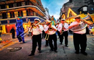Erster Nonstop-Flug nach New Orleans – mit Condor New Orleans Second Line (c) NOCVB