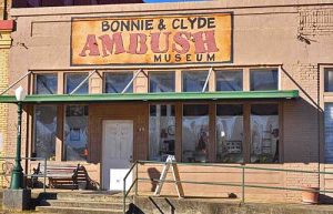 Bonnie & Clyde Ambush Museum (c) LOT