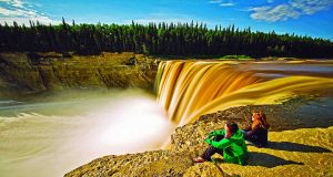 10 phänomenale Wasserfälle der Northwest Territories Alexandra Falls (c) GeriSigl