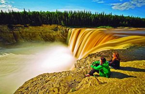 10 phänomenale Wasserfälle der Northwest Territories Alexandra Falls (c) GeriSigl