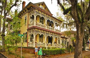 Georgia gehört zu den besten Destinationen 2017 Gingerbread House - Savannah (c) Georgia DepartmDevelopment