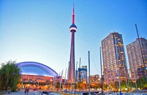 CN Tower: Torontos Wahrzeichen feiert 40sten! Toronto (c) OTMPC / Ontario Tourism
