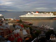 Queen Mary ankert in La Baie, Quebec