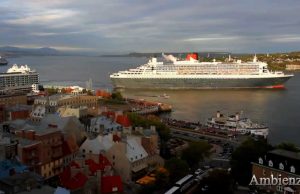 Queen Mary ankert in La Baie, Quebec