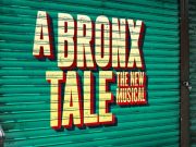 Robert De Niro zieht mit „In den Straßen der Bronx“ ins Broadway A Bronx Tale © The Broadway CollectionA Bronx Tale © The Broadway Collection