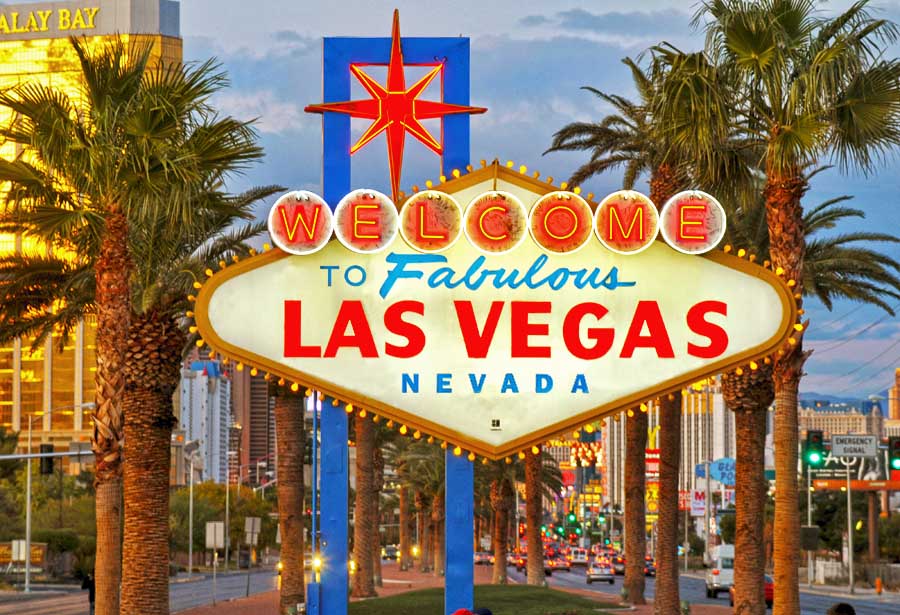 Las Vegas sign (c) Brian Jones / LVCVA