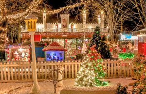 Luxuriöse Winterromantik in Neuengland Traum mit glitzernden Lichtern (c) ZooLights Stone Zoo