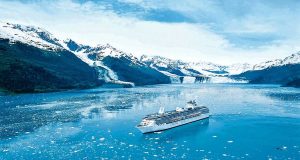 Princess Cruises bietet größtes Angebot in Alaska Coral Princess in Alaska (c) Princess Cruises