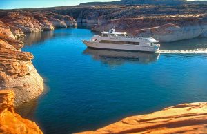 Schönster Stausee der USA: Der Lake Powell in Arizona Tour Boat (c) Lake Powell Resorts and Marinas