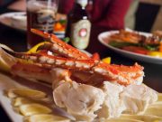 Riesenkrabben und Rentier-Hotdogs in Anchorage, Alaska King crabs (c) JodyO.Photos