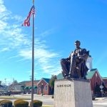 ABRAHAM LINCOLN STATUE IN HODGENVILLE (c) Kentucky Tourism