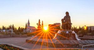 Condor Ziel Fairbanks als Start- und Endpunkt für Alaska Rundreisen im Sommer Midnight Sun Fairbanks (c) Explore Fairbanks