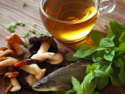 Köstlichkeiten aus dem Norden Saskatchewans Minze, Pfifferlinge, Morchel, Süßwasserfisch, Labrador-Tee (c) rnr-projects AIMD