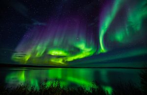 Aurora-Sagen aus den Northwest Territories Nordlicht am Turton Lake (c) Nicky Richards