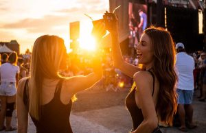 Louisville feiert: Jubiläum, Weltpremiere und Festivals Sunset Festival (c) Louisville Tourism