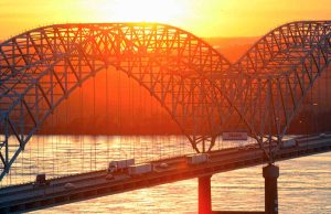 Tennessee-News im Jahr 2024 Hernando de Soto Bridge (c) Memphis Travel