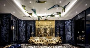 Michelin Guide zeichnet Hotels und Restaurants in Ontario aus Bisha Lobby (c) Bisha Hotel Toronto