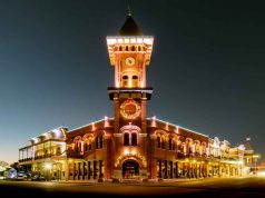 Grapevine: Christmas Capitol of Texas Grapevine Main Street (c) Grapevine CVB