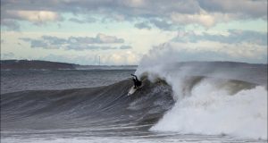 Winter-Surfing und -Boarding in Nova Scotia Surfen in Nova Scotia