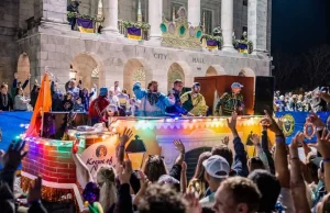 Mardi Gras an Mississippis Golfküste Biloxi Night Parade (c) Eddie Robinson - RPF Media