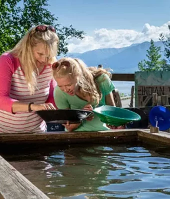 Zum Goldwaschen nach Anchorage in Alaska Indian Valley Mine (c) Jody J. Overstreet