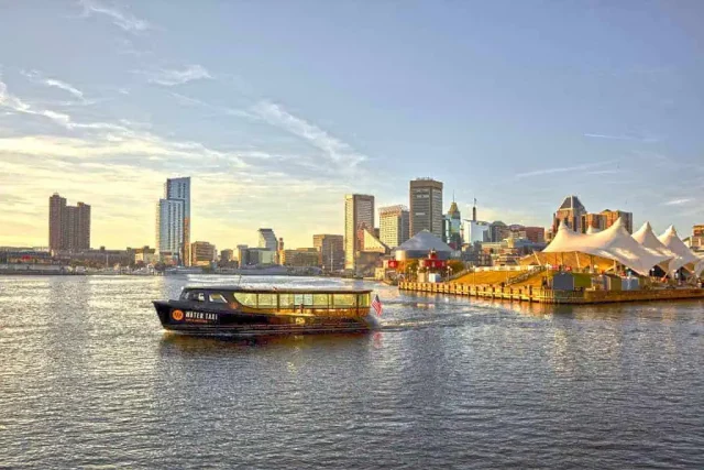 Inner Harbor in Baltimore (c) Visit Baltimore