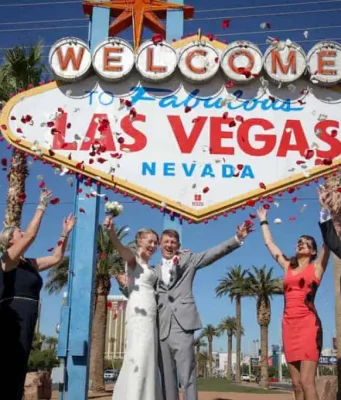Planung einer Hochzeit in Las Vegas Las Vegas Sign (c) Las Vegas Convention & Visitors Authority