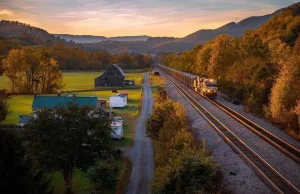 Im Panoramawagen durch Virginias Berglandschaft Virginia Scenic Railway (c) Virginia Tourism Corporation