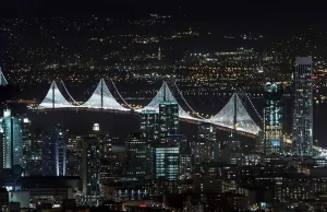 Bay Bridge in San Francisco leuchtet wieder Bay Lights San Francisco (c) Illuminate